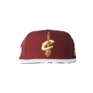 Adidas NBA Gorra Flat Cap Cavaliers (burdeos/blanco/amarillo)