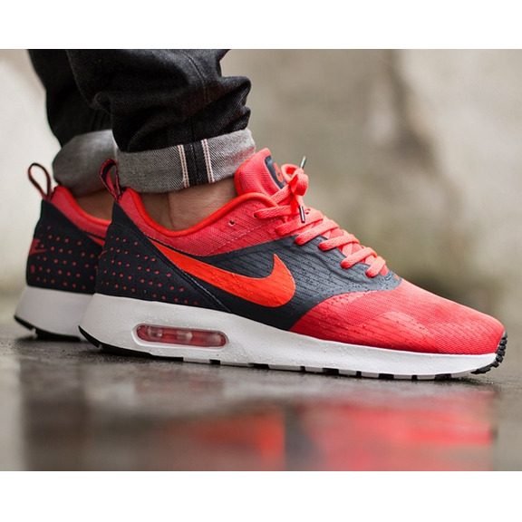 Nike Air Max Tavas Essential "Red Dawn" (600/rojo/negro)