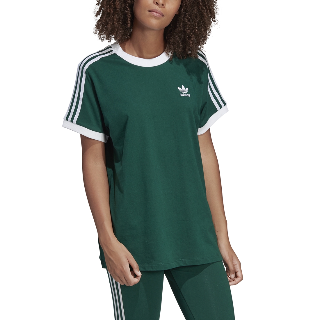 Pin de 𝒩𝑒𝓈𝒽 en ғᴀsʜɪON.  Ropa, Camisetas femeninas, Ropa deportiva  adidas