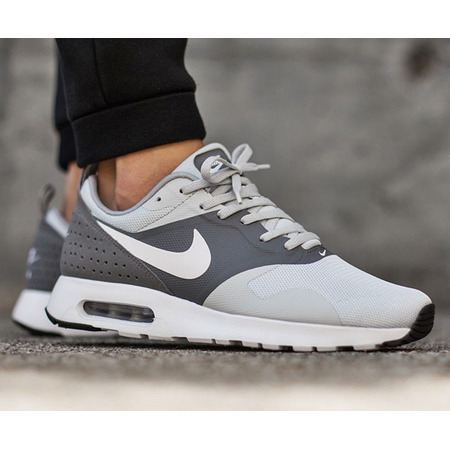 Nike Air Max Tavas Essential "Calx" (002/gris/blanco)